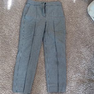High rise ankle pant in houndstooth pattern